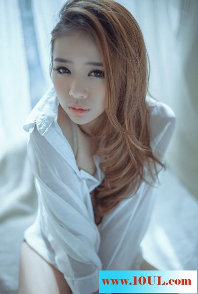 冷艳美女床上风光透明衬衫de黑色性感14P