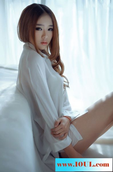 冷艳美女床上风光透明衬衫de黑色性感14P