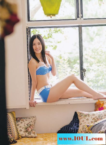 97年小女生不一样的丰满迷人哦17P