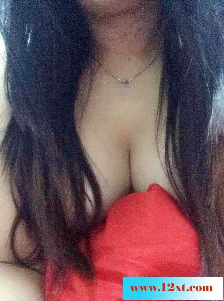 微信上的椒乳大奶子第二季，这次是94年的妹纸