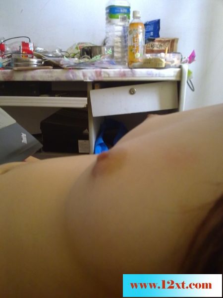 包了个大一的学生妹，逼逼粉嫩，咪咪挺翘16P