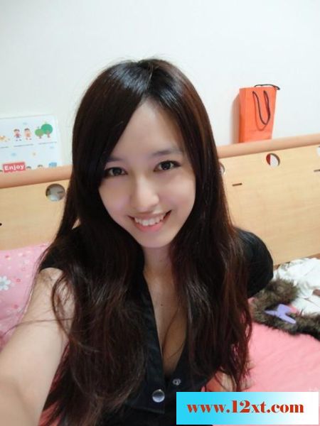 最近很火的台湾网络红人江小辣全部套图及8部视