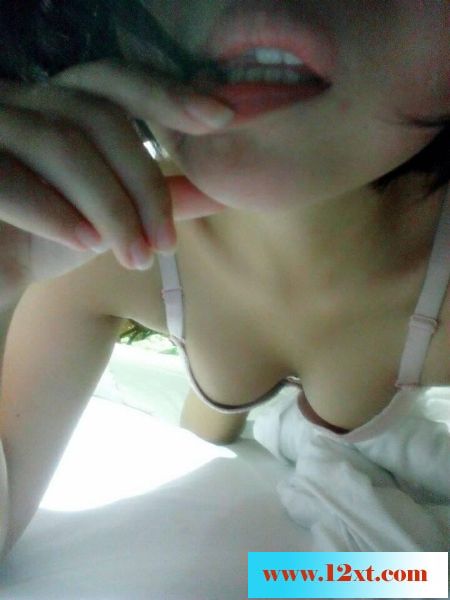 週末约上95年的想妹子搞搞自拍，身材非常好[1