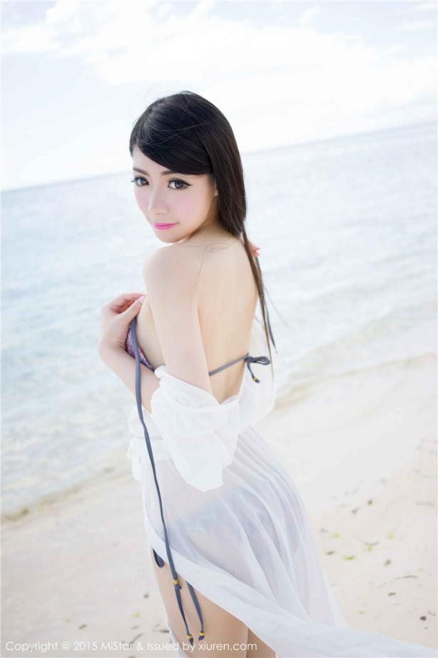 海滩新美女大胆裸出性感【10P】
