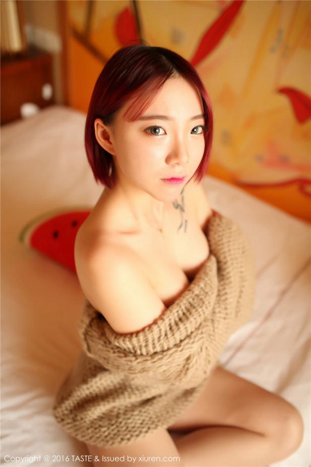 性感眼镜妹子全裸入镜【12P】