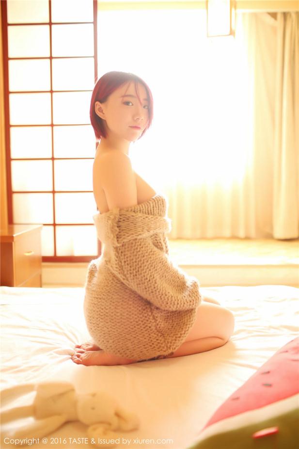 性感眼镜妹子全裸入镜【12P】