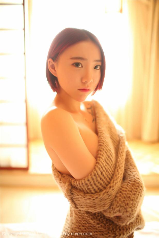 性感眼镜妹子全裸入镜【12P】