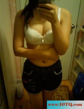 爱自拍的大学女友(14P)