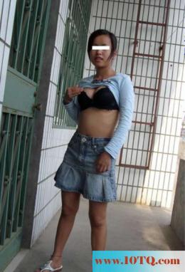 光屁股骑自行车的妹子(11P)