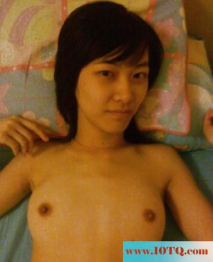 漂亮的前女友大方露脸(14P)
