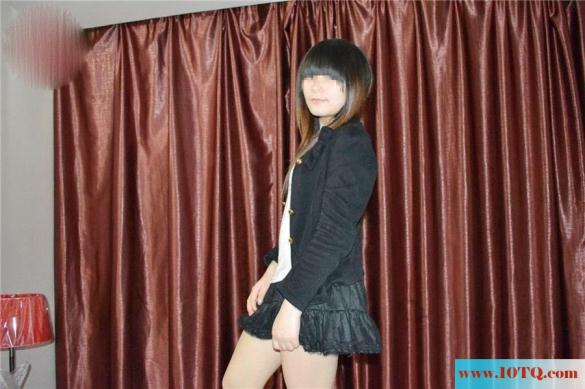 性感好身材小母狗露出放尿(17P)