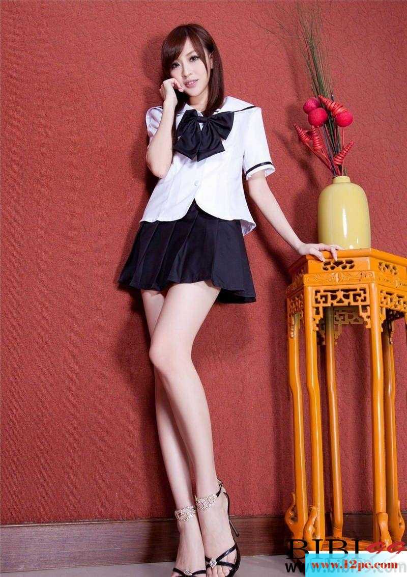 高挑妹子的学生装更加的让人心动哦-【14P】