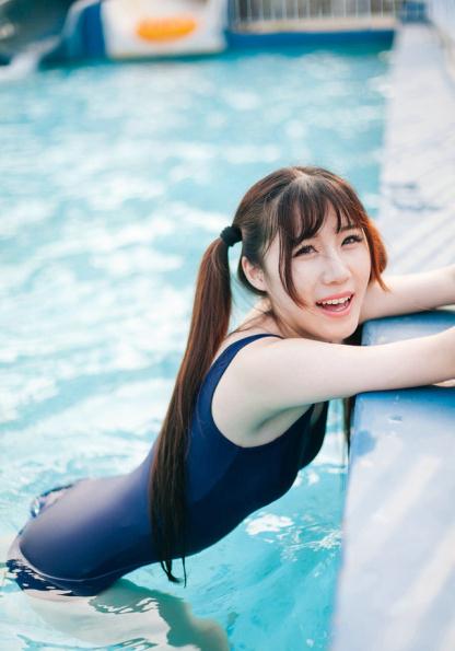 水上乐园比基尼可爱美女【10P】
