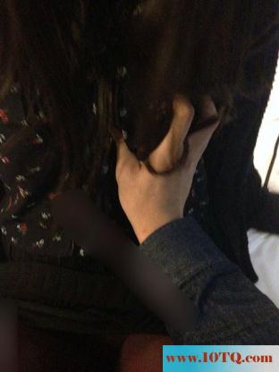 淫荡的黑丝女人10P