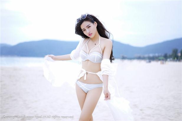 清纯佩佩美女比基尼在户外【10P】