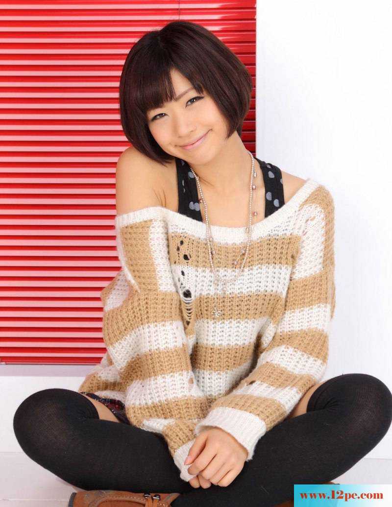 妹妹安枝瞳休闲的丝袜秀(18P)