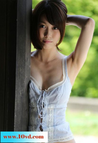 秦穂轻熟日本女【11P】