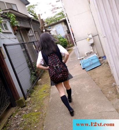 美美哒女生被口暴-(11P)