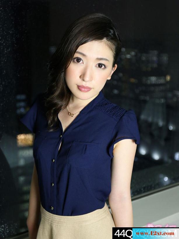 女忧的屄里流出了浓白的精液哦(15P)