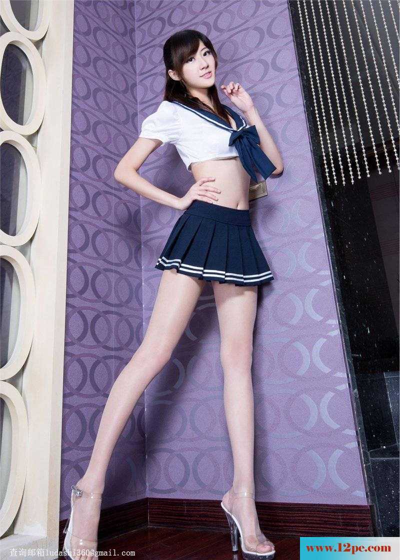 学生装少女白嫩美腿写真(15P)