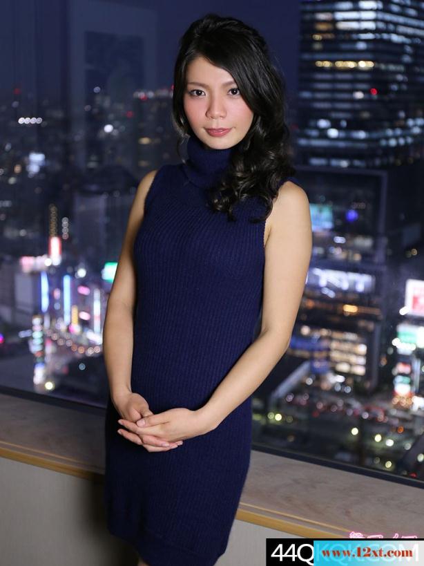 性感紧身的小线衫三井-亜矢-(16P)