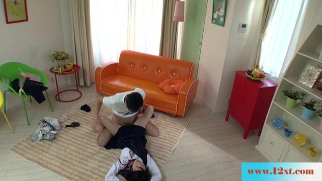 援交女在客厅就开始啦(10P)