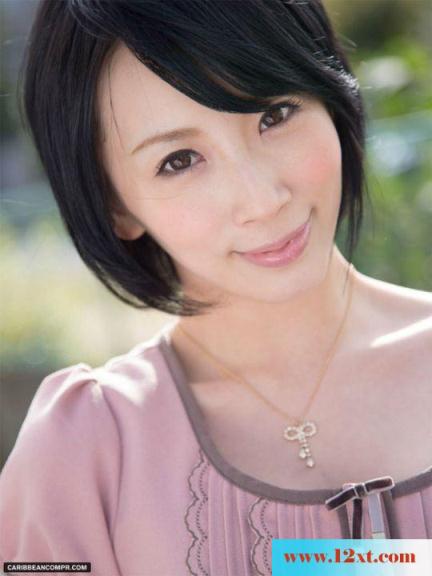 干了一个皮肤白身材好的女女-(10P)