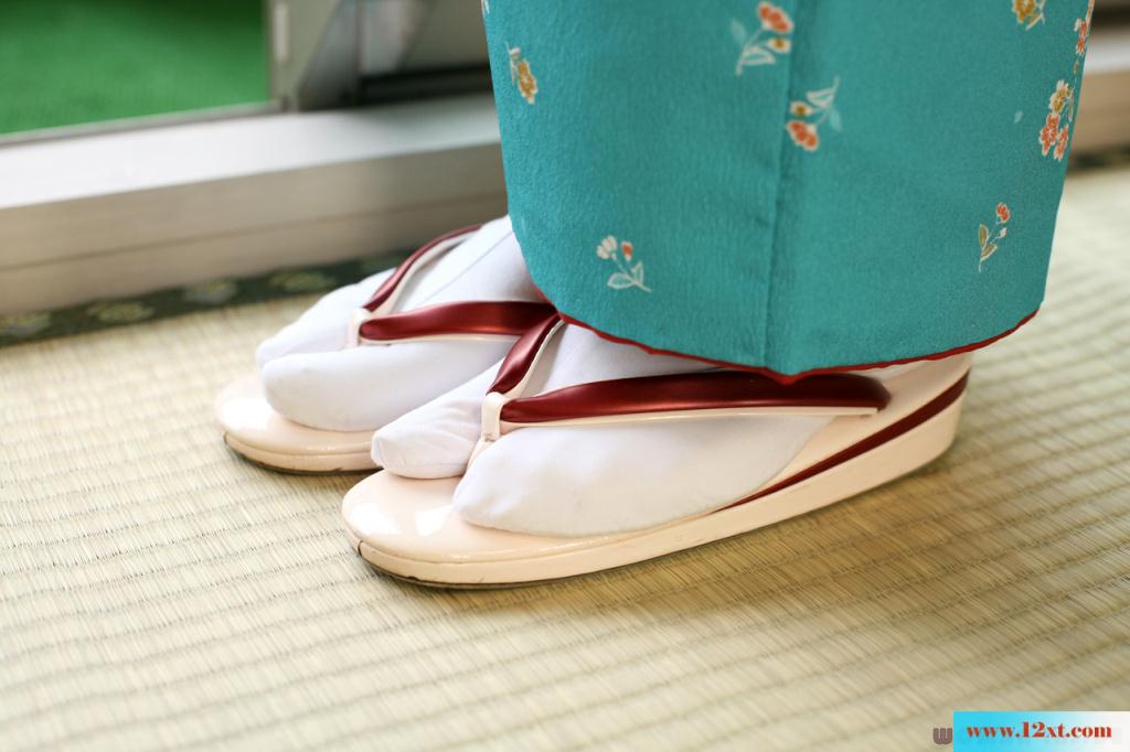 和服女子脱下来也是很疯狂啊-(30P)
