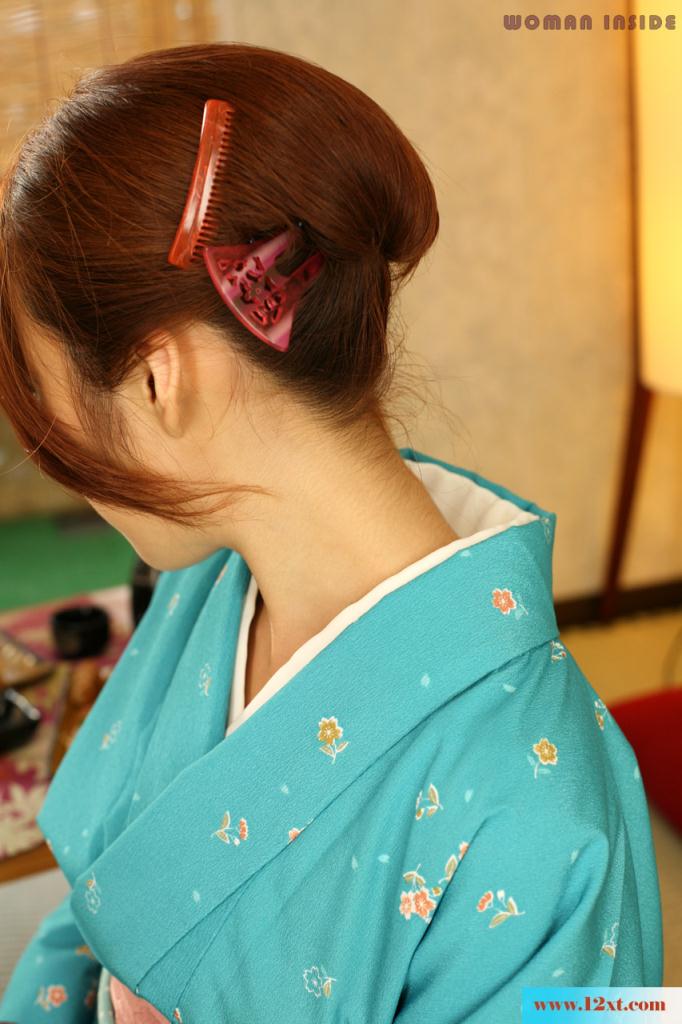和服女子脱下来也是很疯狂啊-(30P)