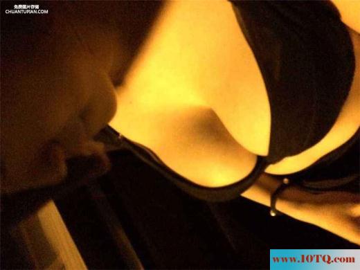 巨乳小炮友按耐不住的春心(12P)