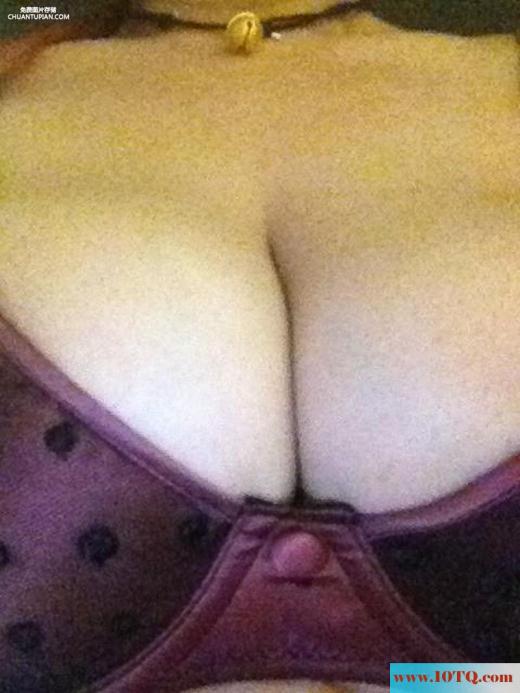 奶爆乳骚老婆的自拍(12P)