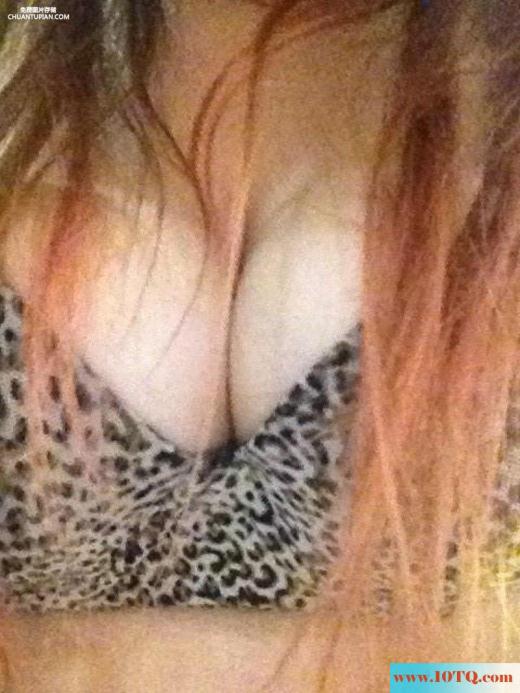 奶爆乳骚老婆的自拍(12P)