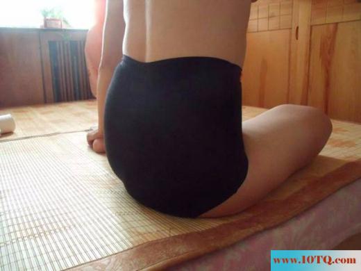 丰满白嫩巨乳女友胆子很大在哪裏都敢露出骚穴