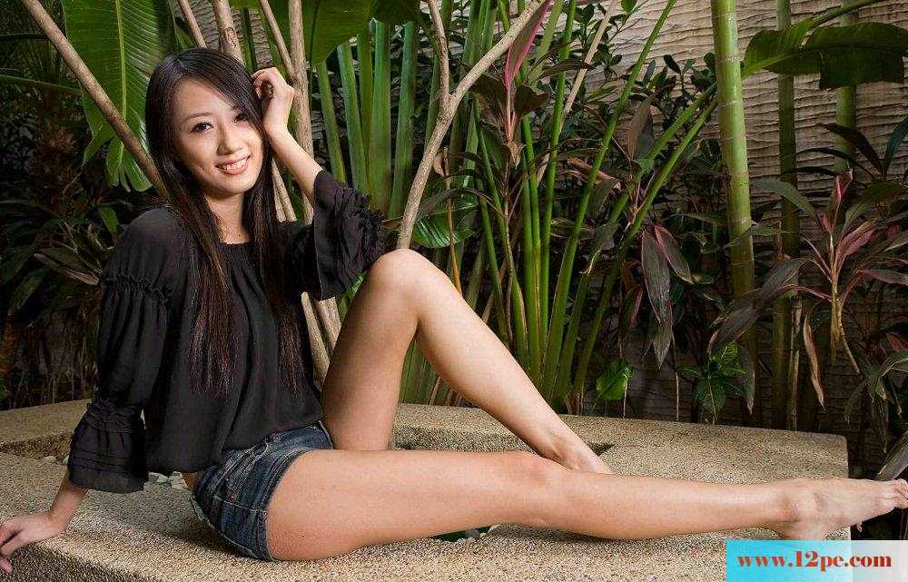 好漂亮的美女那牛仔短裤包臀(13P)