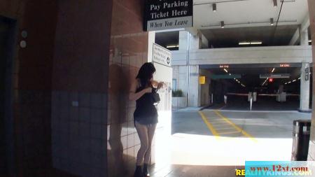 在汽车里面操站街女(12P)