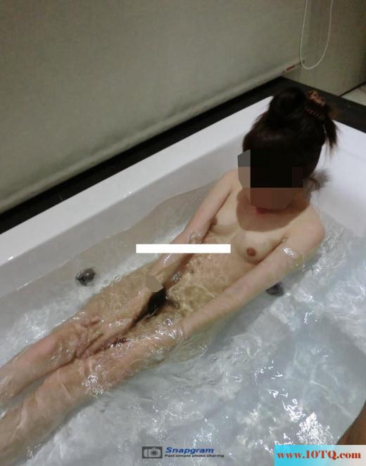 女友制服的诱惑让你一次看个够(28P)