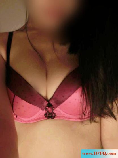 女友过度自慰~导致阴唇湿润红肿(12P)