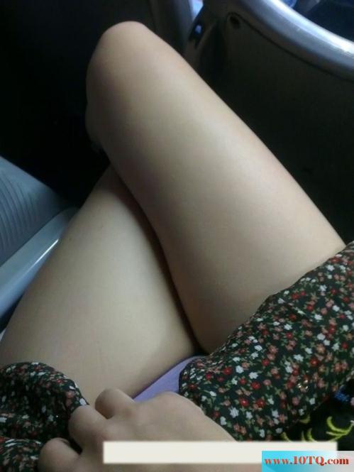 少妇大胆露咪咪-露内内..(12P)