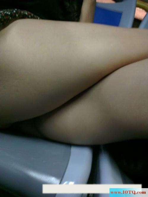 少妇大胆露咪咪-露内内..(12P)
