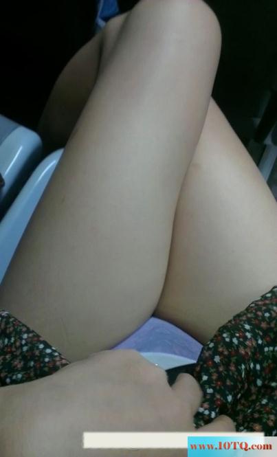 少妇大胆露咪咪-露内内..(12P)