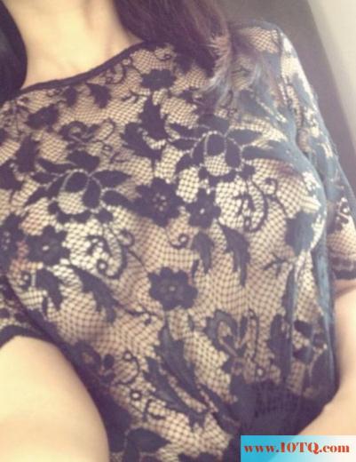 19岁小妹妹爱自拍-奶大屄嫩的(12P)
