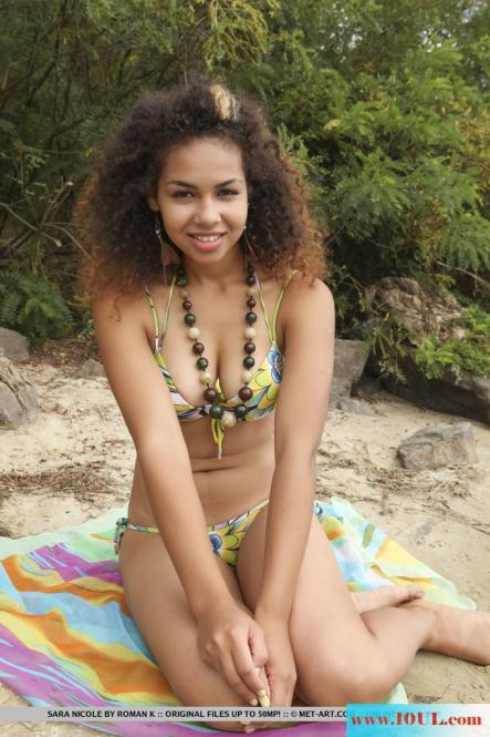Sara-Nicole-Presenting-Sara-Nicole(15P)