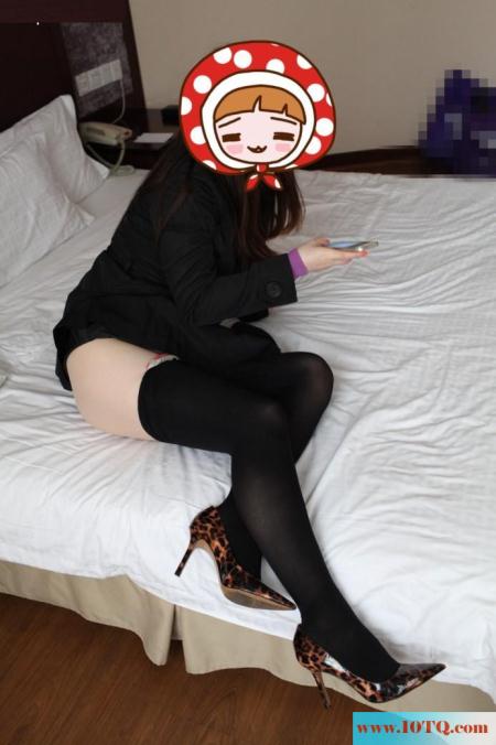 好喜欢她那性感的身材和骚穴(14P)