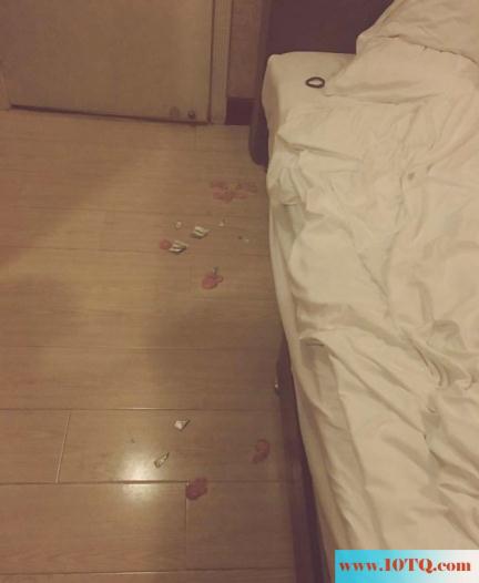 好友们上自己老婆....老公在一旁拍照留念!(17P)