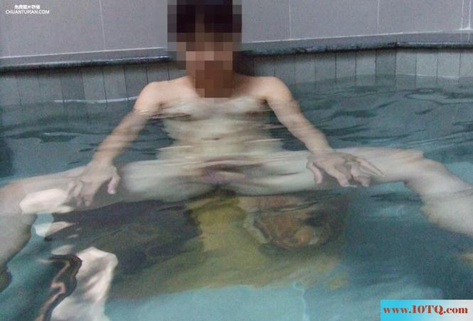 极品身材的白虎老婆被我后入(10P)