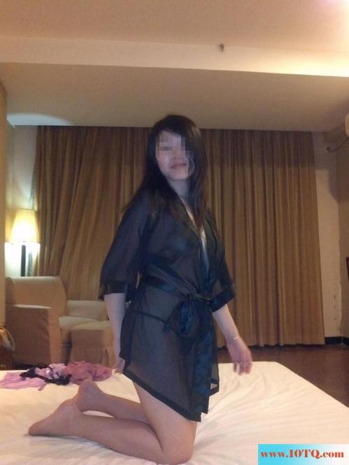 老婆说想去野外露不给，只能发上来满足她的欲