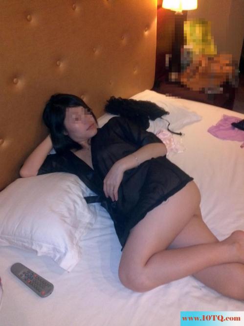 老婆说想去野外露不给，只能发上来满足她的欲