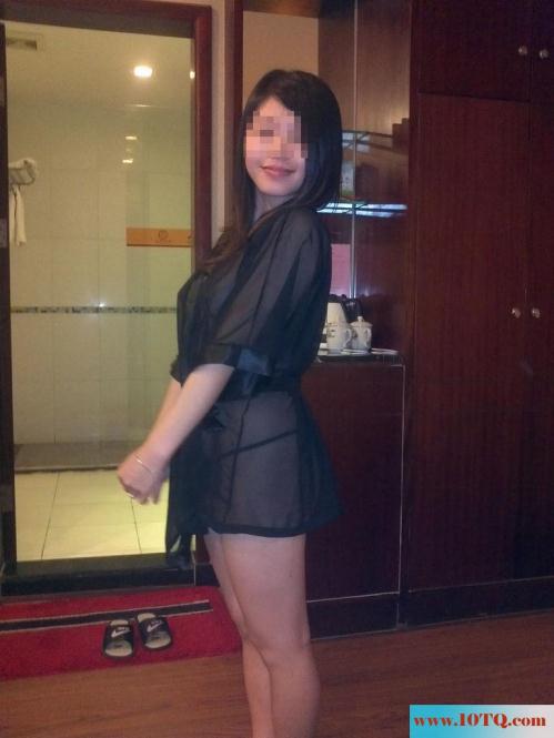 老婆说想去野外露不给，只能发上来满足她的欲