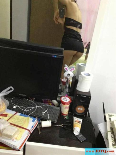 外地工作女友发来自拍裸照(11P)