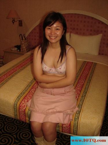婉芳之初中女教师自拍照意外流出(13P)